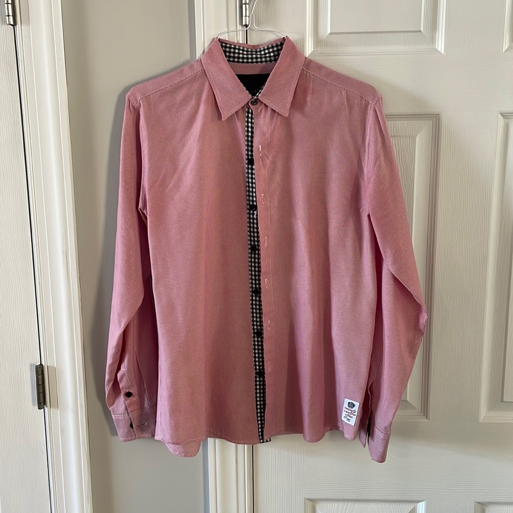 Something strong button up size L